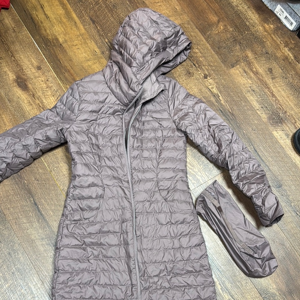 Lululemon Athletica Brown Puffer Coat with Quilted Design